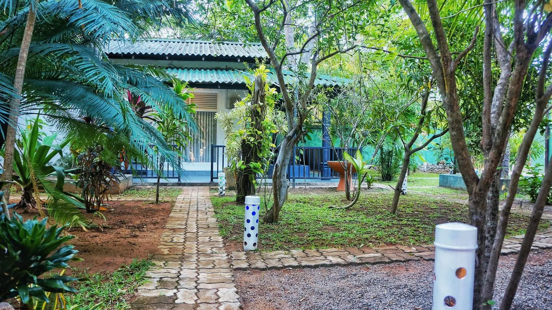Danu Resort Inamaluwa 0*,